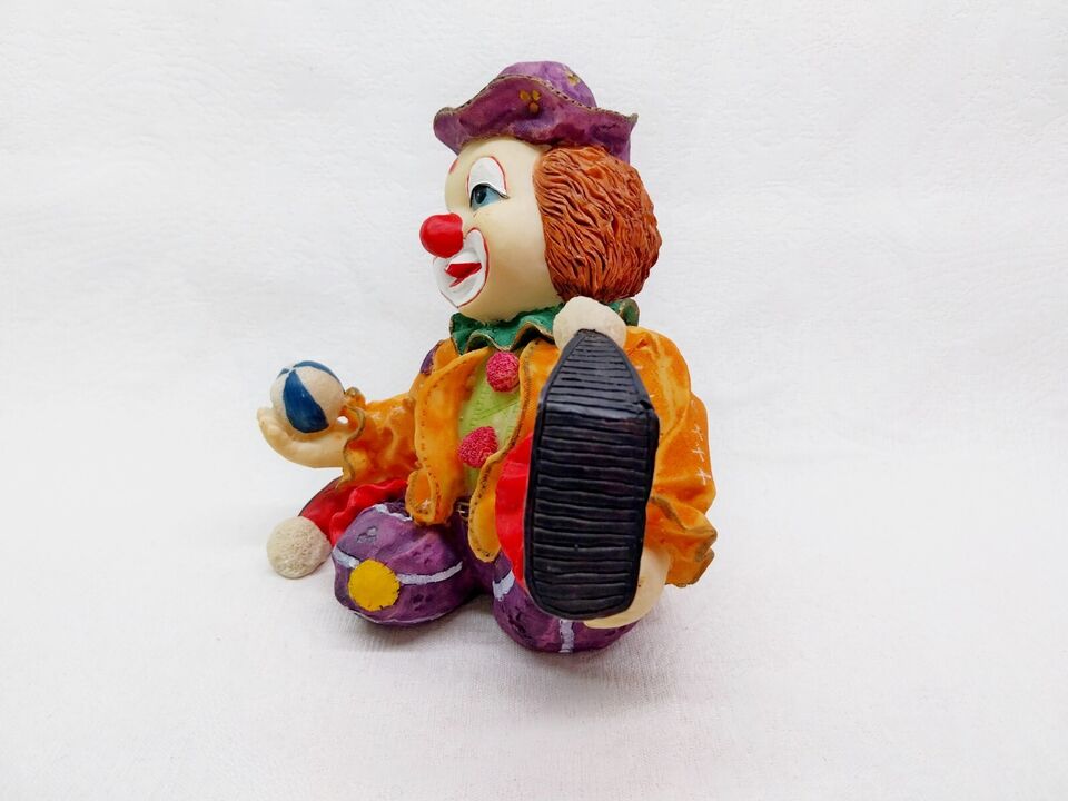 Vintage Resin Clown Figurine — Hand-painted Circus Collectible