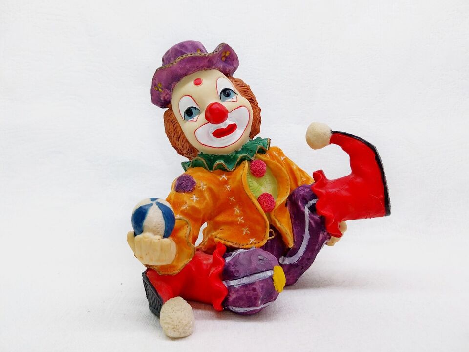 Vintage Resin Clown Figurine — Hand-painted Circus Collectible